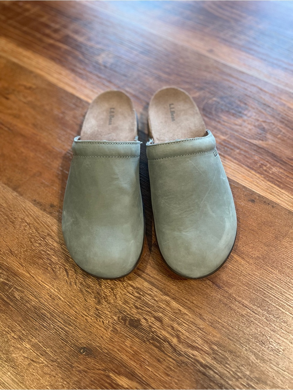 L.L. Bean Women’s Go Anywhere Clogs Olive Leather - Picture 12 of 12